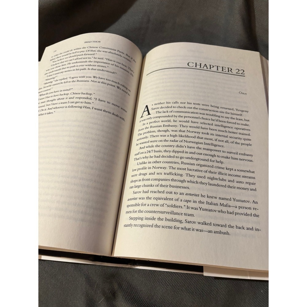Hardcover edition of Black Ice: A Thriller by Brad Thor - Picture 6 of 6